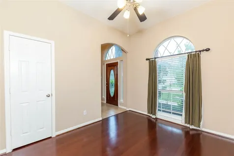 2201 Signal Hill Drive Pearland TX 77584