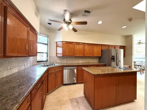 7110 W Mockingbird Lane Pearland TX 77584