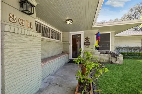 8611 Ferris Drive Houston TX 77096