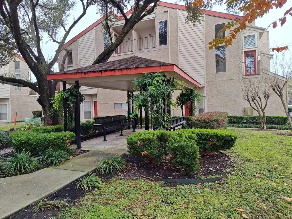10855 Meadowglen Lane 928 Houston TX 77042