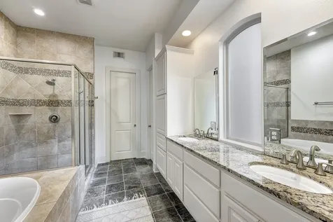 931 W 23rd Street B Houston TX 77008