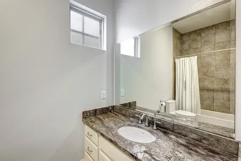 931 W 23rd Street B Houston TX 77008