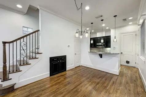 931 W 23rd Street B Houston TX 77008