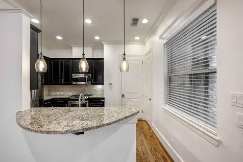 931 W 23rd Street B Houston TX 77008