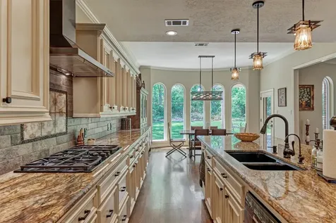 150 Lake View Circle Montgomery TX 77356