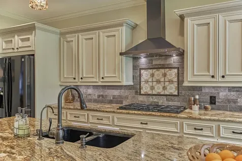 150 Lake View Circle Montgomery TX 77356