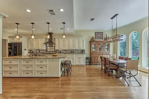 150 Lake View Circle Montgomery TX 77356