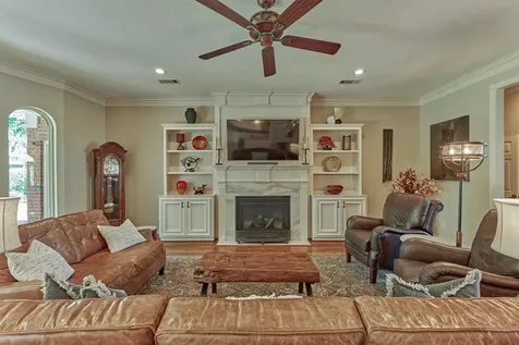 150 Lake View Circle Montgomery TX 77356