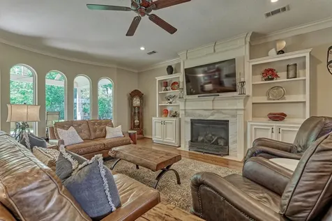 150 Lake View Circle Montgomery TX 77356