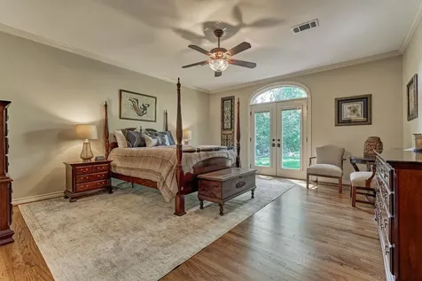 150 Lake View Circle Montgomery TX 77356