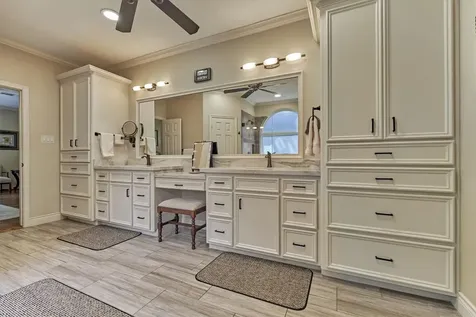 150 Lake View Circle Montgomery TX 77356