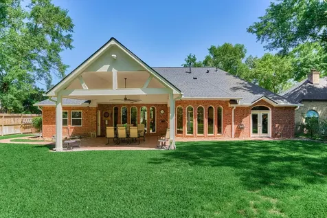150 Lake View Circle Montgomery TX 77356