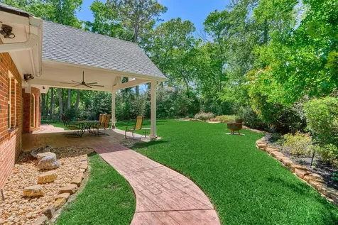 150 Lake View Circle Montgomery TX 77356