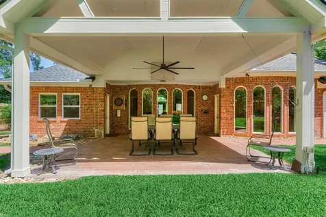 150 Lake View Circle Montgomery TX 77356