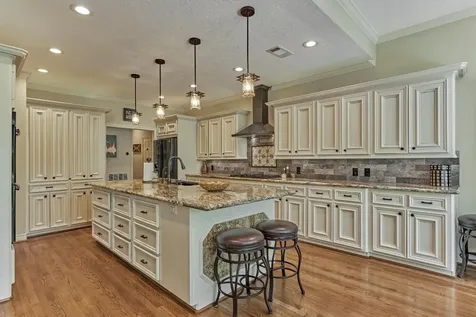 150 Lake View Circle Montgomery TX 77356
