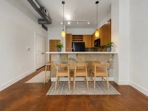 1901 Post Oak Boulevard 1405 Houston TX 77056