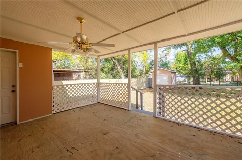 715 Center Street Pasadena TX 77506