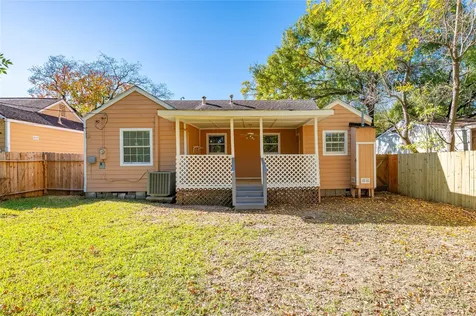 715 Center Street Pasadena TX 77506