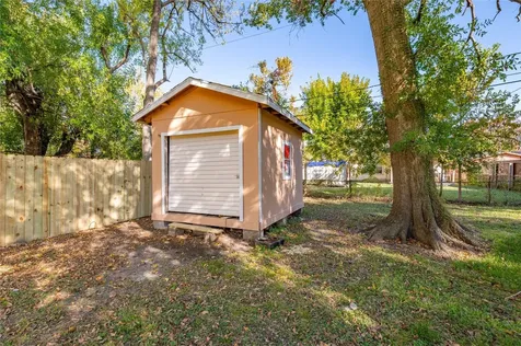 715 Center Street Pasadena TX 77506