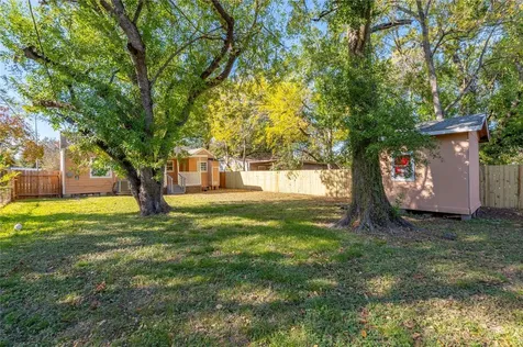715 Center Street Pasadena TX 77506