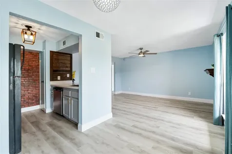 18519 Egret Bay Boulevard 1407 Webster TX 77058