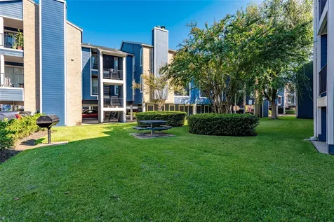 18519 Egret Bay Boulevard 1407 Webster TX 77058