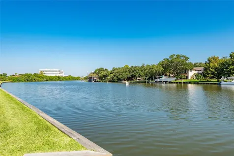 18519 Egret Bay Boulevard 1407 Webster TX 77058