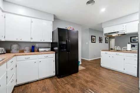 6161 Woodland Lakes Loop Willis TX 77378