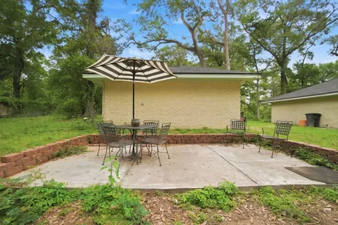 6161 Woodland Lakes Loop Willis TX 77378