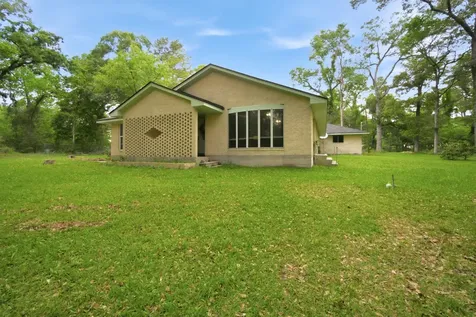 6161 Woodland Lakes Loop Willis TX 77378