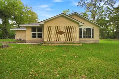 6161 Woodland Lakes Loop Willis TX 77378