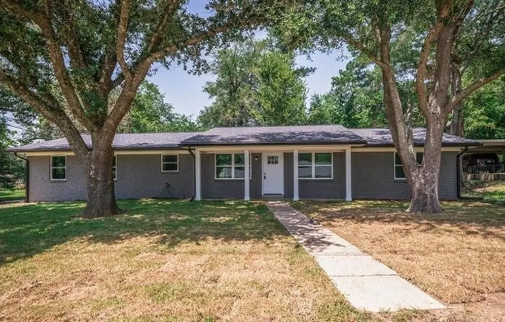 405 Pecan White Oak TX 75693