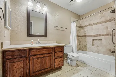 16422 Willingham Way Houston TX 77095