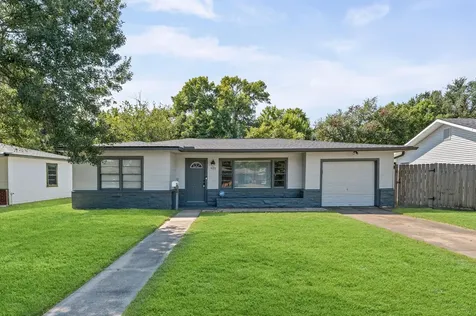 921 22nd Avenue N Texas City TX 77590