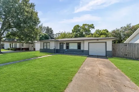 921 22nd Avenue N Texas City TX 77590