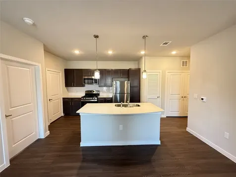 2102 Antoine Drive B1.4301 Houston TX 77055