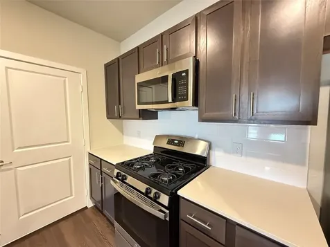 2102 Antoine Drive B1.4301 Houston TX 77055