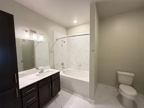 2102 Antoine Drive B1.4301 Houston TX 77055