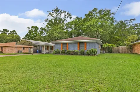 117 Queens Row Lumberton TX 77657