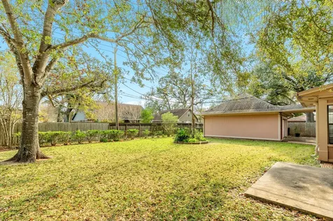 212 Any Way Street Lake Jackson TX 77566