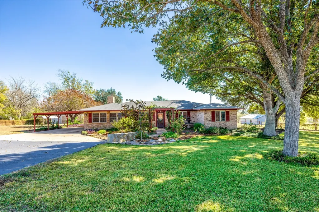 1051 Fm 109 Brenham TX 77833