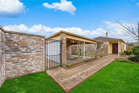 9206 Homeland Drive Houston TX 77083