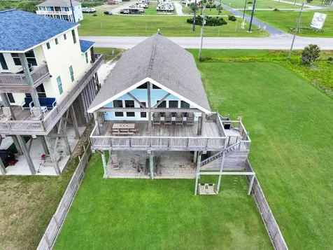 1684 1/2 Highway 87 Gilchrist TX 77617