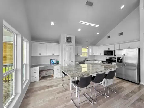 1684 1/2 Highway 87 Gilchrist TX 77617