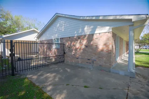 8006 Richmond Avenue Houston TX 77063