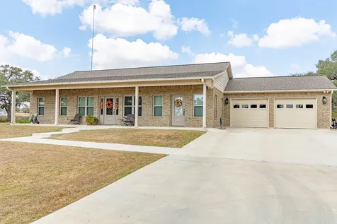 716 L Hrabovsky Road Yoakum TX 77995