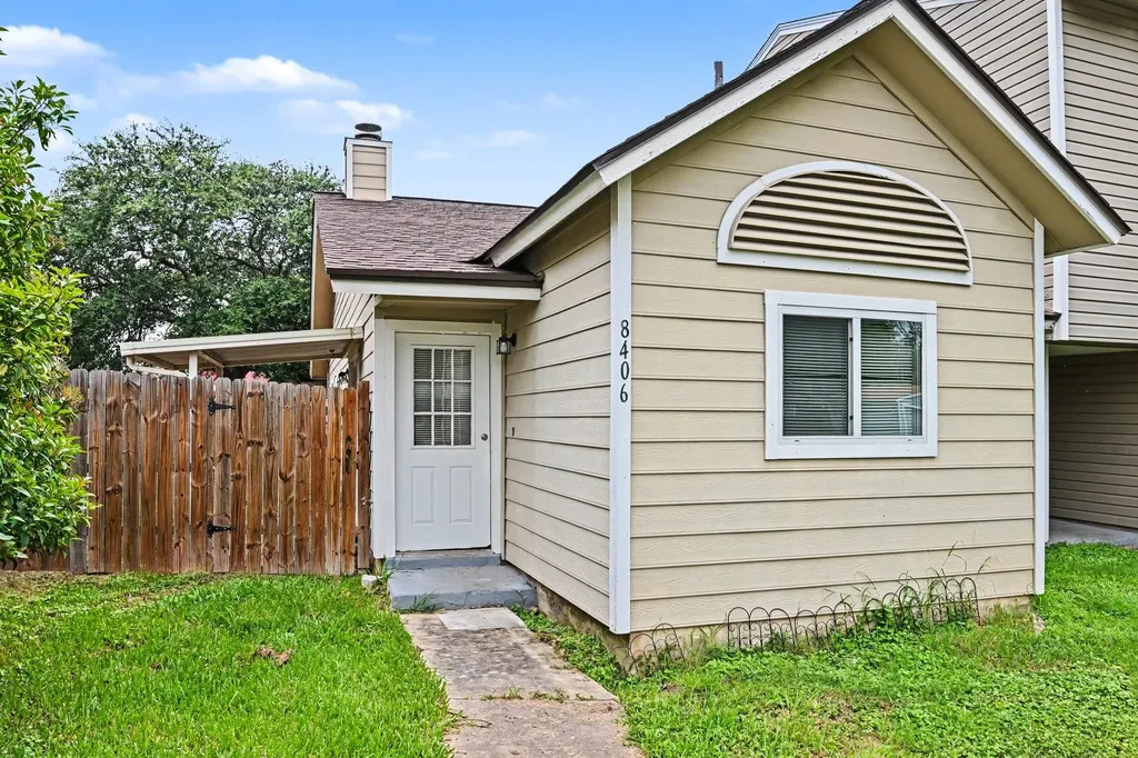 8406 Forest Ridge Drive San Antonio TX 78239