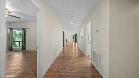 12 Hallmark Drive Panorama Village TX 77304