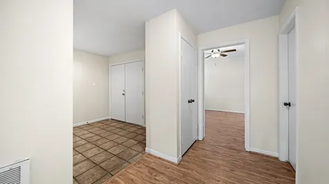 12 Hallmark Drive Panorama Village TX 77304