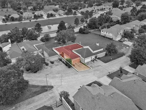12 Hallmark Drive Panorama Village TX 77304